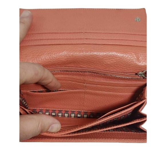 Womens TOUS WALLET Peach Leather Zip Around Clutch Credit Card Holder Large - Picture 3 of 7